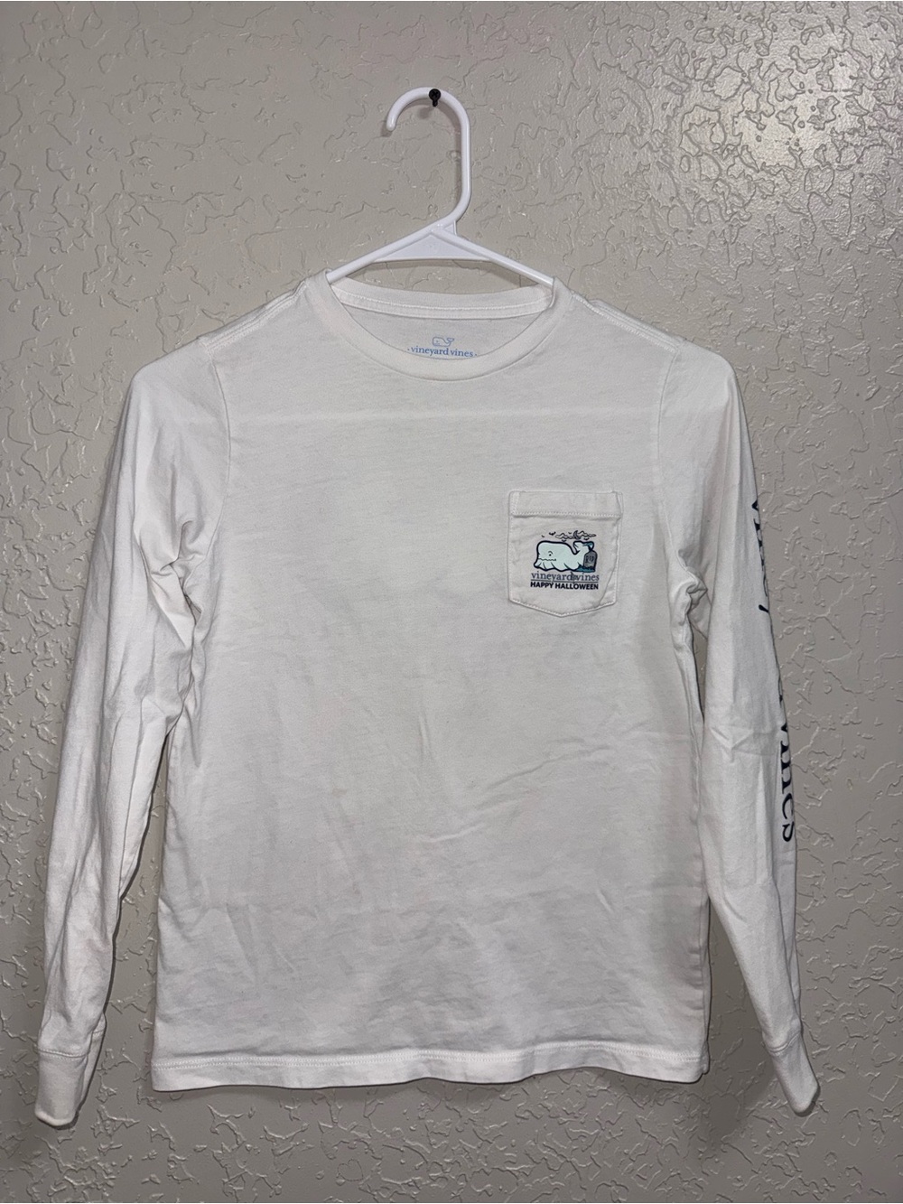 Vineyard Vines White Long-Sleeve Pocket Tee with Whale Graphic